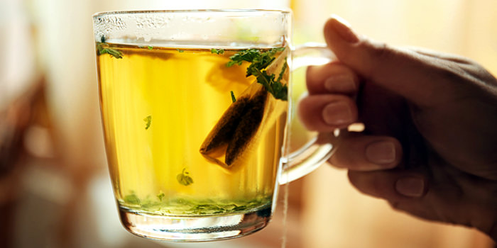 Gargle with Green Tea and More Natural Ways to Reduce Flu Symptoms