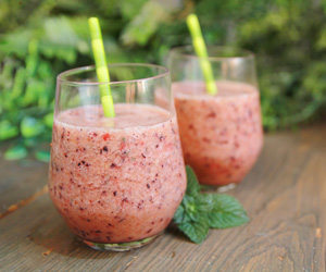 https://www.chiroone.com/blogimages/juicing_strw_berry.jpg