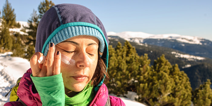 Safe and Natural Ways to Protect Yourself from the Sun in the Winter