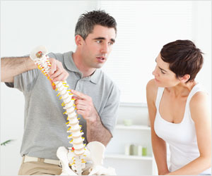 Using chiropractic to improve symptoms of scoliosis