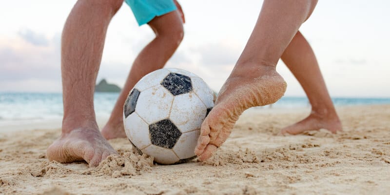 Playing sports barefoot can cause back pain